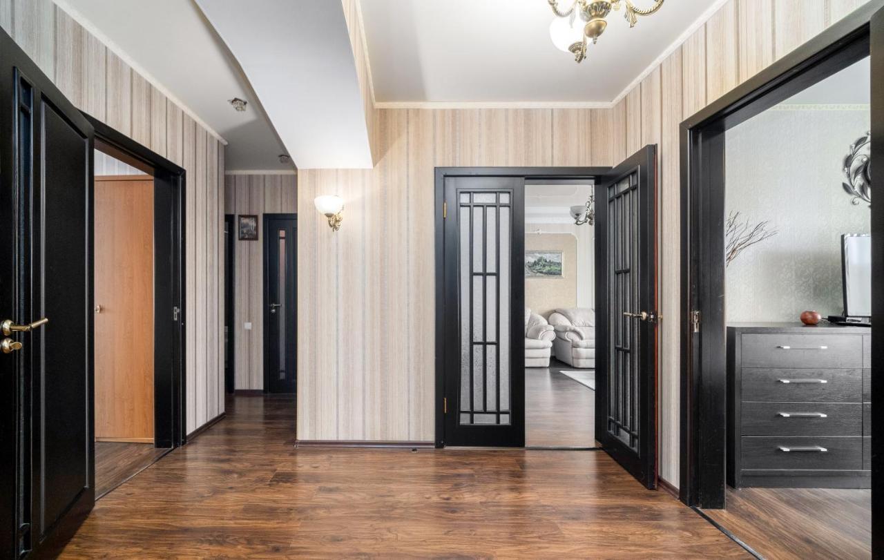 Lux Apartment Gorkiy Park Kharkiv Exterior photo