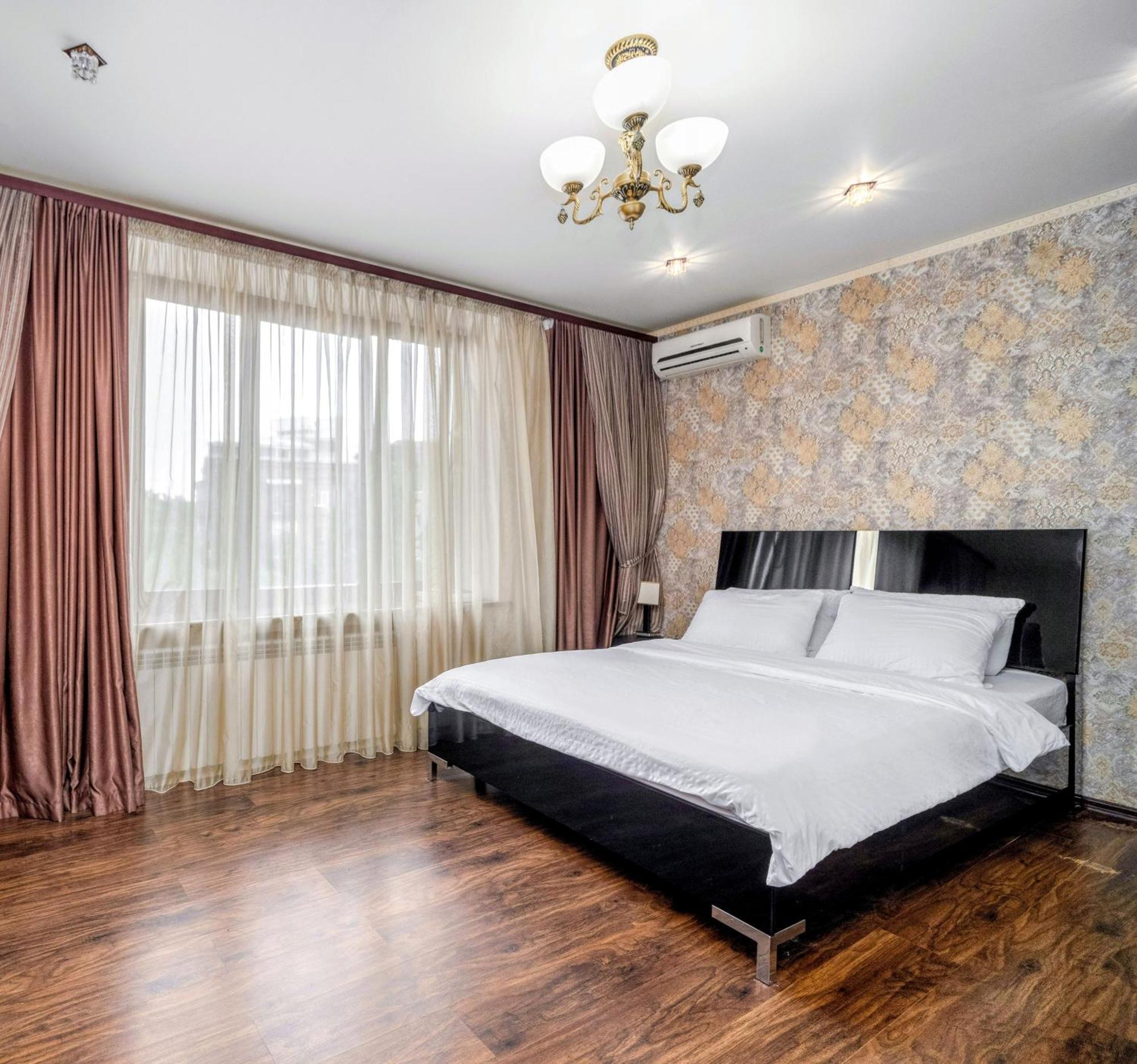 Lux Apartment Gorkiy Park Kharkiv Exterior photo
